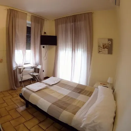 Otel Fidene *