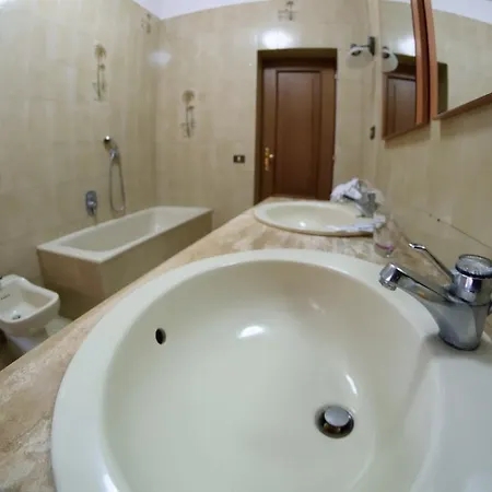 Otel Fidene
