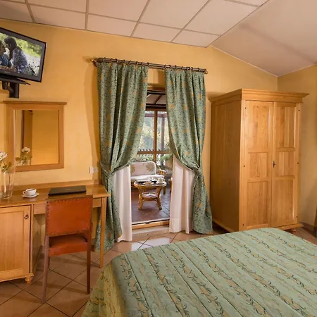 Fidene Otel *